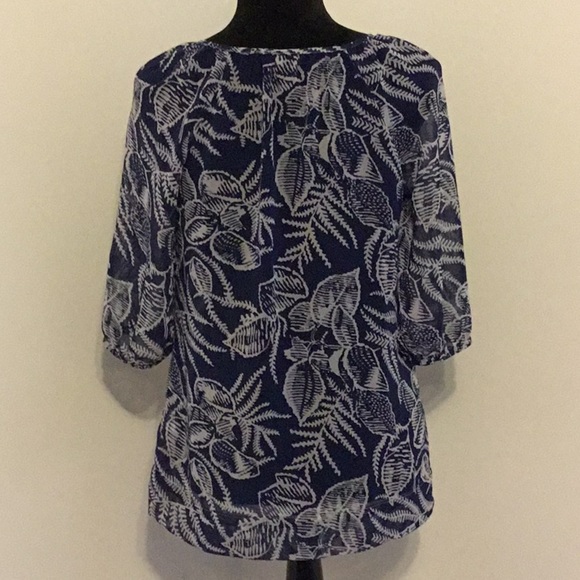 BANANA Republic Pullover Top - Picture 3 of 3